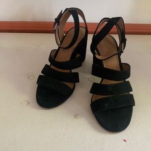 Madewell black suede strappy sandals